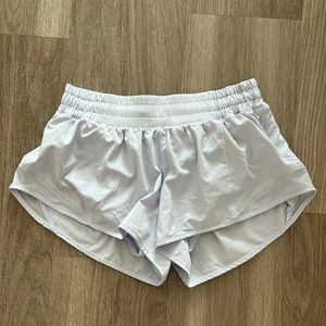 Lululemon Hottie Hot Shorts - Running Size 6 - lavender